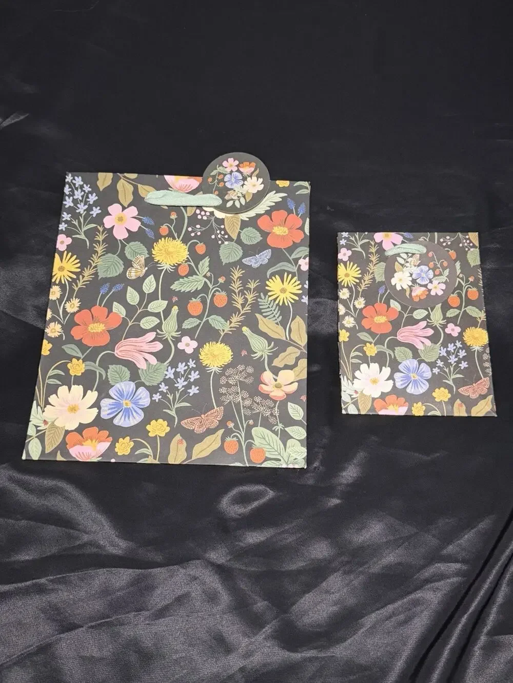 New Rifle Paper Co Strawberry Fields Lot Of 2 Medium Small Flower Gift Bags